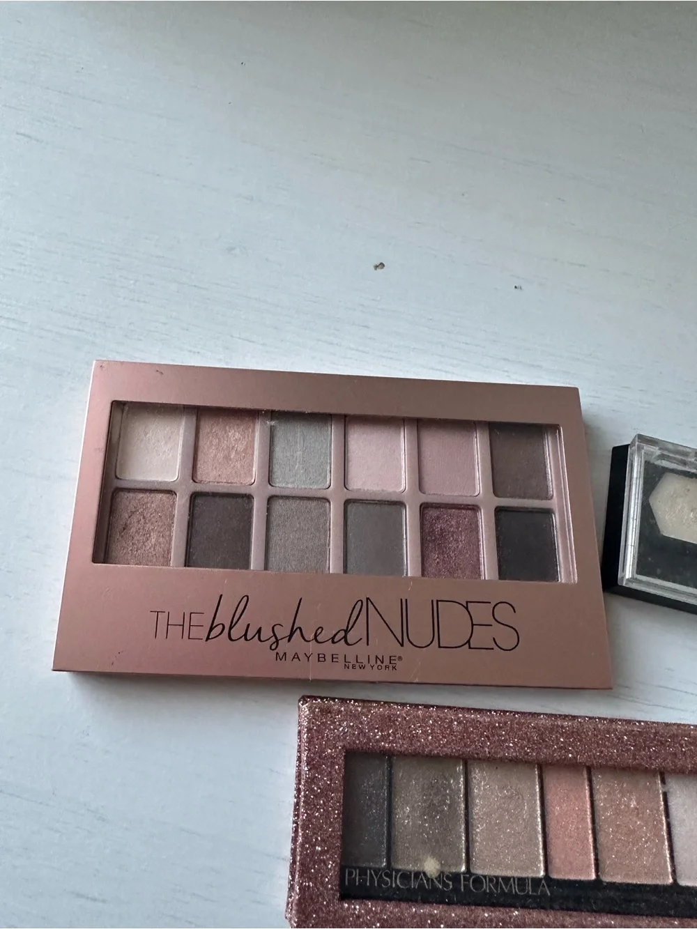 LIGHTLY SWATCHED - SET OF 3 EYESHADOWS